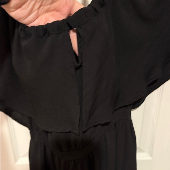 Elegant Black Maxi Dress - Picture 3 of 8